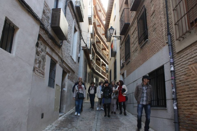 Hacia el barrio de la Juderia en Toledo